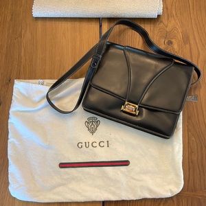 Vintage 1980s Gucci messenger purse